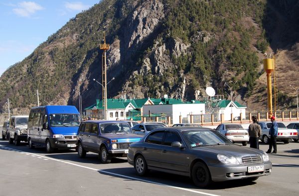 Автомобильный пункт пропуска Верхний Ларс открылся на грузино-российской границе Автомобильный пункт пропуска Верхний Ларс открылся на грузино-российской границе - Sputnik Армения