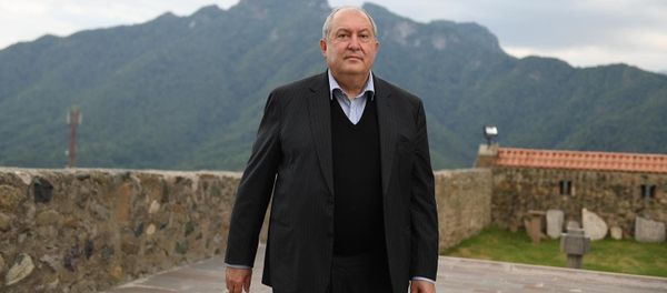 Президент Армен Саркисян посетил монастырский комплекс Гандзасар (10 июля 2020). Карабах - Sputnik Армения