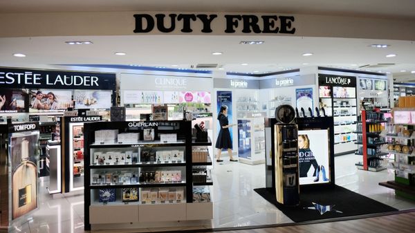 Магазин беспошлинной торговли (duty free) в аэропорту острова Мале (Мальдивы). - Sputnik Армения