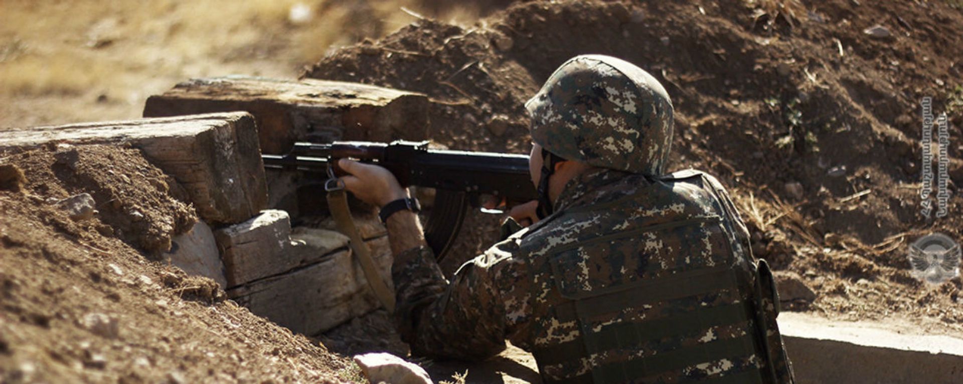 Армянский военнослужащий на боевой позиции Армянский военнослужащий на боевой позиции - Sputnik Армения, 1920, 20.05.2021