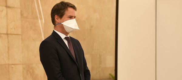 Президент Армен Саркисян принял Чрезвычайного и Полномочного Посла Франции в Армении Джонатана Лакота (14 июля 2020). Еревaн - Sputnik Արմենիա