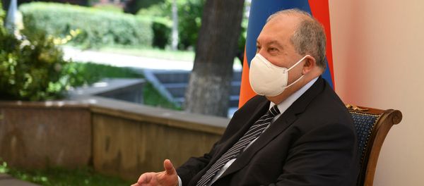 Президент Армен Саркисян принял Чрезвычайного и Полномочного Посла Франции в Армении Джонатана Лакота (14 июля 2020). Еревaн Президент Армен Саркисян принял Чрезвычайного и Полномочного Посла Франции в Армении Джонатана Лакота (14 июля 2020). Еревaн - Sputnik Արմենիա