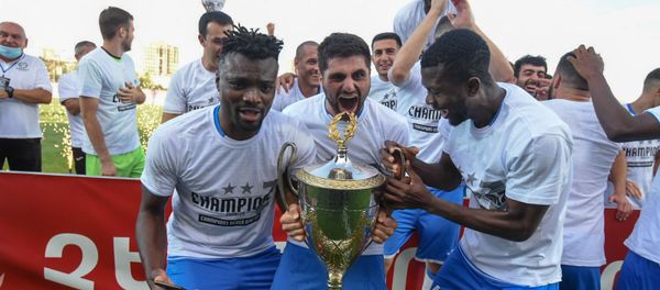 Футбольная команда Арарат-Армения,  обладатель Кубка Армении по футболу (14 июля 2020). Еревaн - Sputnik Армения