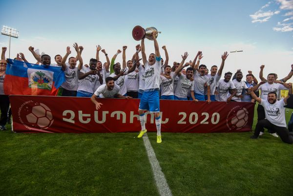 2019/20 թթ ֆուտբոլային մրցաշրջանի չեմպիոնի որոշիչ հանդիպումը «Արարատ-Արմենիա» և  «Նոա» ակումբների միջև - Sputnik Արմենիա