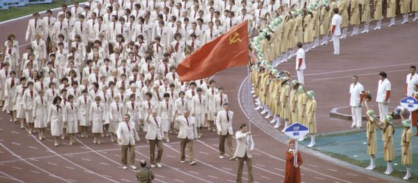 Национальная олимпийская команда СССР на церемонии открытия Олимпиады-80. Национальная олимпийская команда СССР на церемонии открытия Олимпиады-80. - Sputnik Армения