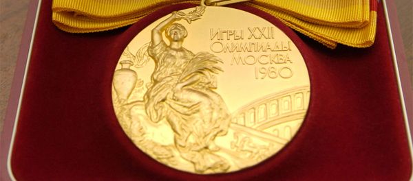 Золотая медаль Игр XXII Олимпиады (г.Москва, 1980г.) - экспонат коллекционного фонда Гохрана России. Золотая медаль Игр XXII Олимпиады (г.Москва, 1980г.) - экспонат коллекционного фонда Гохрана России. - Sputnik Армения