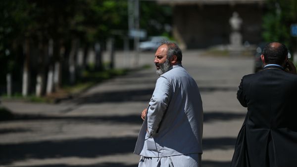 Глава Епархии Тавуша Армянской Апостольской Церкви Баграт епископ Галстанян в городе Берд, Тавуш Глава Епархии Тавуша Армянской Апостольской Церкви Баграт епископ Галстанян в городе Берд, Тавуш - Sputnik Արմենիա