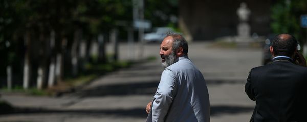 Глава Епархии Тавуша Армянской Апостольской Церкви Баграт епископ Галстанян в городе Берд, Тавуш - Sputnik Արմենիա