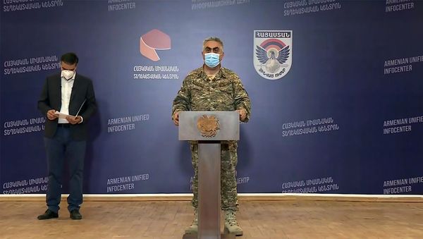 Брифинг с участием Арцруна Ованнисяна и Армана Татояна по теме ситуации на армяно-азербайджанской границе (15 июля 2020). Иджеван - Sputnik Արմենիա