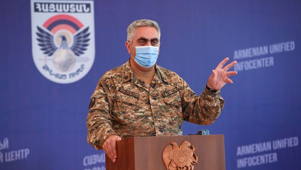 Арцрун Ованнисян во время брифинга по теме ситуации на армяно-азербайджанской границе (16 июля 2020). Иджеван - Sputnik Армения