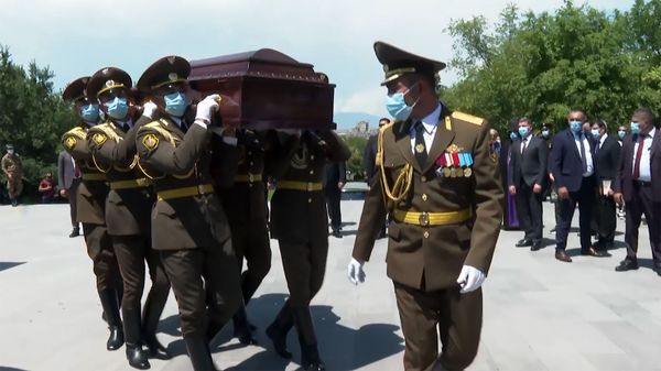 Вы погибли за наше будущее – в Ераблуре похоронили павшего в Тавуше майора ВС Армении - Sputnik Армения
