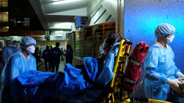 Госпитализация больного с коронавирусом Госпитализация больного с коронавирусом - Sputnik Армения