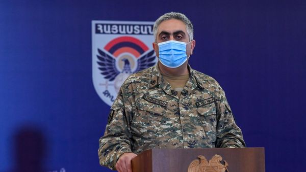 Арцрун Ованнисян во время брифинга по теме ситуации на армяно-азербайджанской границе (16 июля 2020). Иджеван - Sputnik Արմենիա