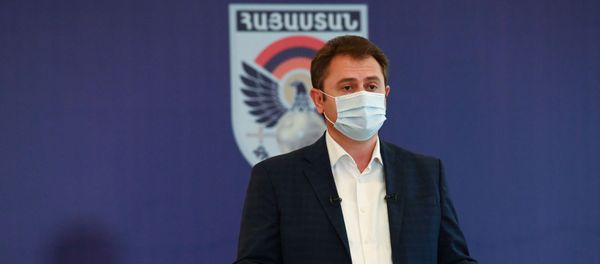 Гунбернатор Тавуша Айк Чобанян во время брифинга по теме ситуации на армяно-азербайджанской границе (16 июля 2020). Иджеван - Sputnik Արմենիա