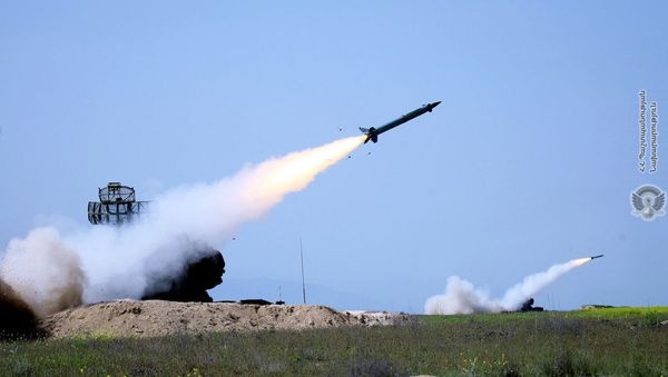 Учебные залпы противовоздушной обороны ВС Армении - Sputnik Армения