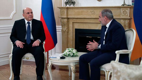 Встреча премьер-министров Армении и России Никола Пашиняна и Михаила Мишустина (17 июля 2020). Минск - Sputnik Армения