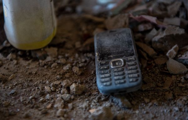Попавший под обстрел дом Самвела Агасяна и Лиды Чобанян в селе Чинари, Тавуш - Sputnik Армения