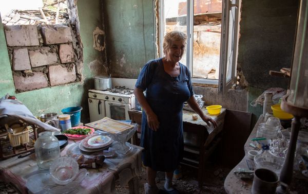 Хозяйка попавшего под обстрел дома в селе Чинари, Лида Чобанян (17 июля 2020). Тавуш - Sputnik Армения