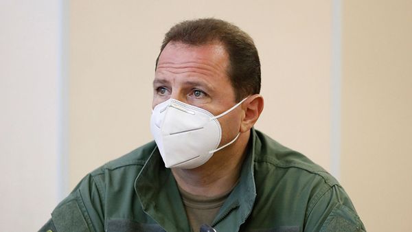 Министр обороны Давид Тоноян во время встречи премьер-министра с военным руководством страны (18 июля 2020). Еревaн - Sputnik Արմենիա
