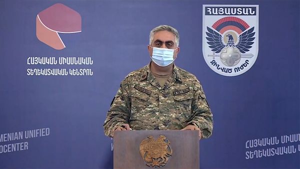 Арцрун Ованнисян во время брифинга по теме ситуации на армяно-азербайджанской границе (19 июля 2020). Иджеван - Sputnik Армения