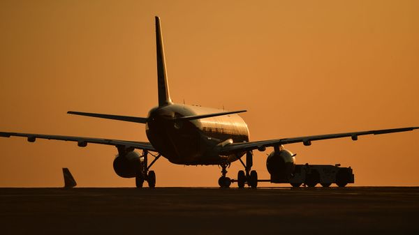 Пассажирский авиалайнер Boeing 737-800 авиакомпании Nordwind в аэропорту Симферополя - Sputnik Армения