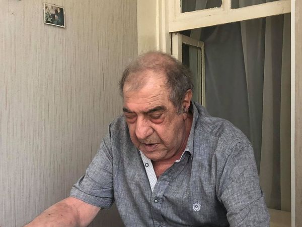 Երբ զենքը գրիչն է. Յուրա Հարությունյանը գիտի ամենաբարդ մասնագիտություններից մեկի գաղտնիքը  - Sputnik Արմենիա