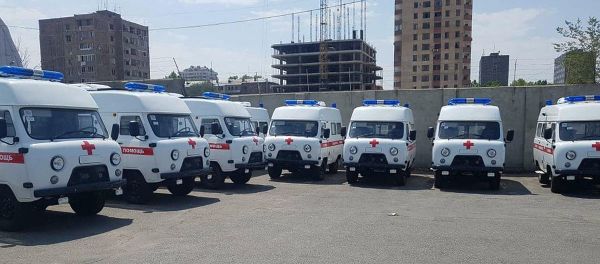 Новые автомобили УАЗ скорой помощи для областей Армении Новые автомобили УАЗ скорой помощи для областей Армении - Sputnik Армения