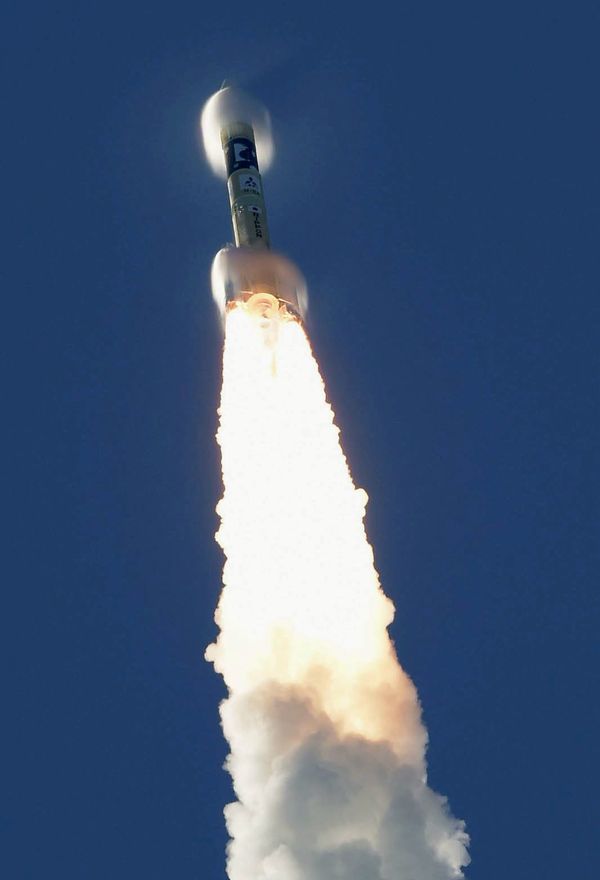 Запуск ракеты-носителя H-IIA с космическим зондом Надежда, созданным инженерами ОАЭ, с японского острова Танэгасима - Sputnik Армения