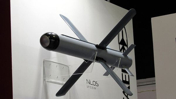 Полномасштабный макет ракеты Spike NLOS, изготовленной израильской компанией Rafael Systems Полномасштабный макет ракеты Spike NLOS, изготовленной израильской компанией Rafael Systems - Sputnik Արմենիա