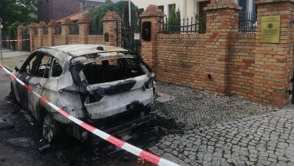 Поджог автомобиля посольства Армении в Германии (23 июля 2020). Берлин Поджог автомобиля посольства Армении в Германии (23 июля 2020). Берлин - Sputnik Армения