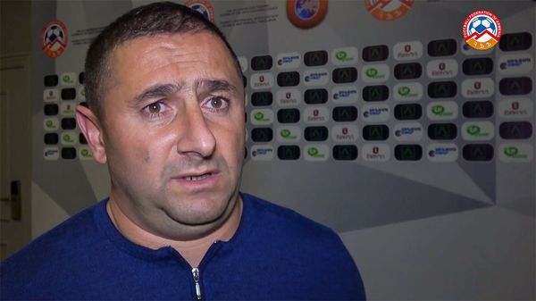 Главный тренер ФК Ширак Вардан Бичахчян на курсах обновления тренерских лицензий УЕФА (9 декабря 2019). Еревaн - Sputnik Армения
