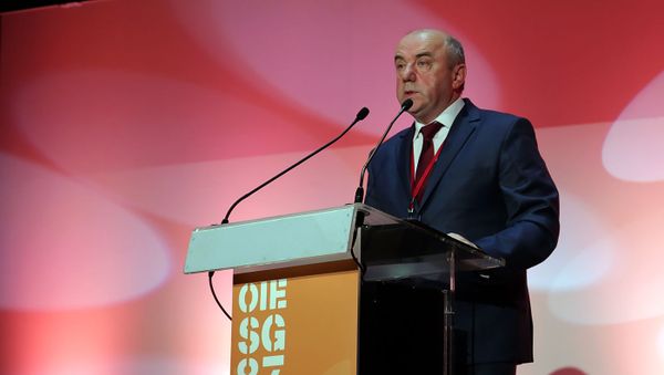 Министр Евразийской экономической комиссии Виктор Назаренко принял участие в 87-й генеральной сессии МЭБ (5 июня 2019). Париж Министр Евразийской экономической комиссии Виктор Назаренко принял участие в 87-й генеральной сессии МЭБ (5 июня 2019). Париж - Sputnik Армения