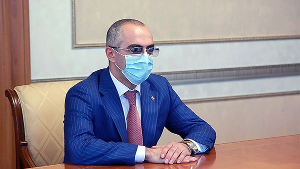Председатель Комитета гос.доходов Армении Эдвард Ованнисян на встрече с президентом Карабаха (24 июля 2020). Степанакерт - Sputnik Армения