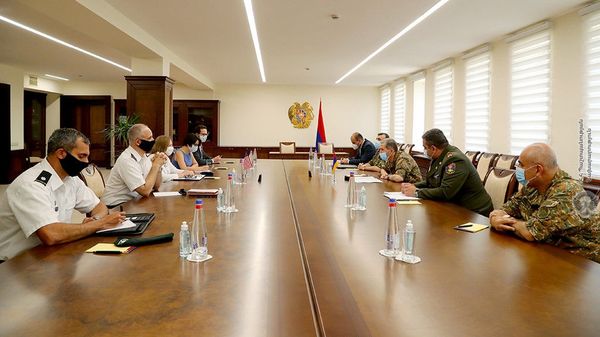 Армяно-российская группировка войск готова реагировать - Тоноян о ситуации на границе - Sputnik Армения