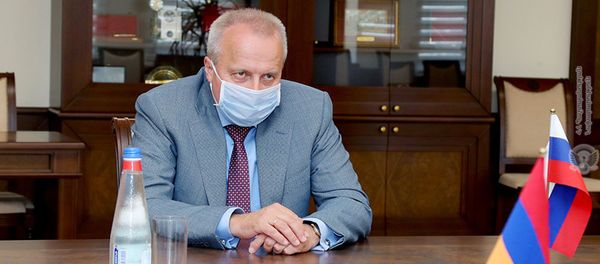 Министр обороны Армении Давид Тоноян встретился с послом России Сергеем Копыркиным (28 июля 2020). Еревaн Министр обороны Армении Давид Тоноян встретился с послом России Сергеем Копыркиным (28 июля 2020). Еревaн - Sputnik Արմենիա