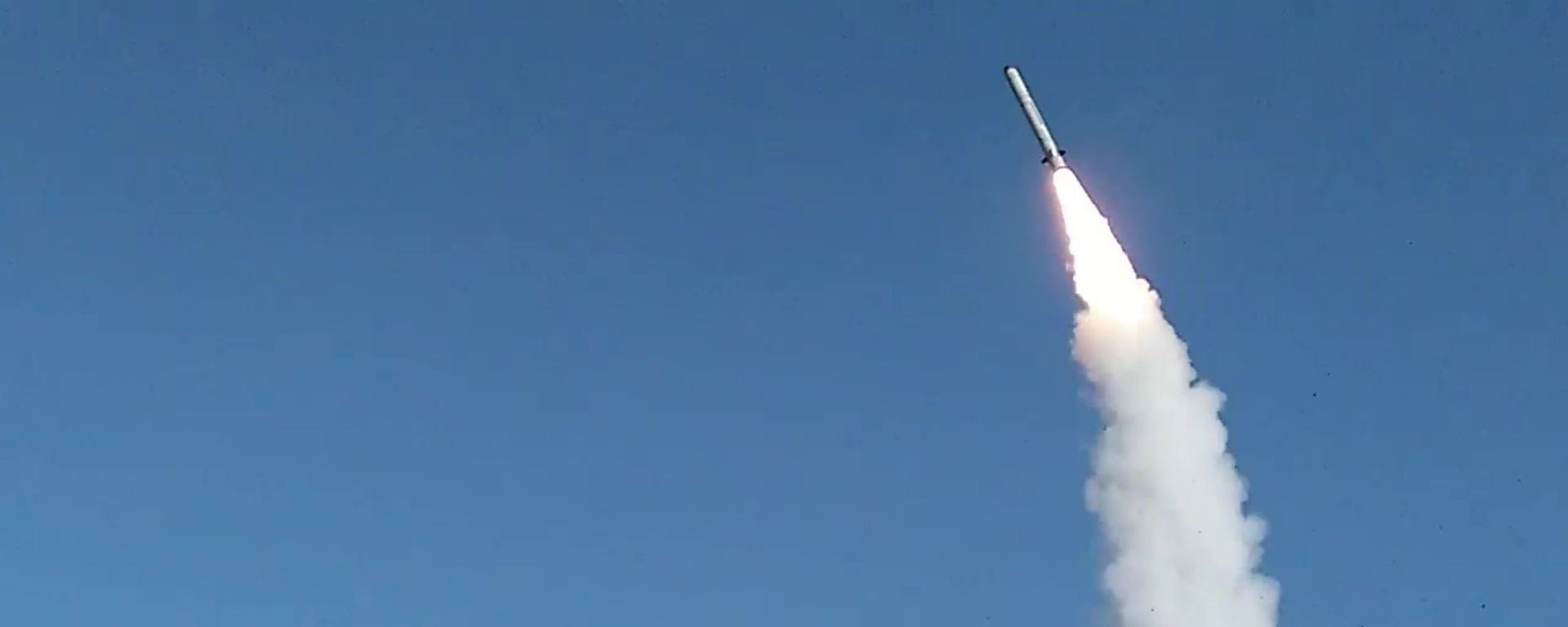 Боевой пуск ракеты из комплекса Искандер-М - Sputnik Армения, 1920, 31.03.2021