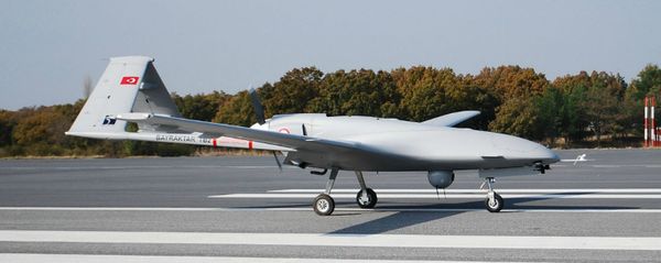 Турецкий беспилотник Bayraktar TB2 Турецкий беспилотник Bayraktar TB2 - Sputnik Армения