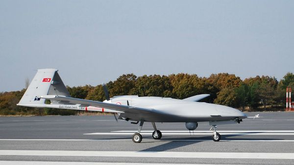 Турецкий беспилотник Bayraktar TB2 - Sputnik Армения