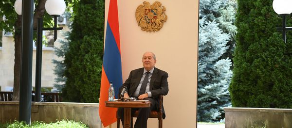 Президент Армен Саркисян на встрече с Чрезвычайным и Полномочным послом Индии в Армении (29 июля 2020). Еревaн - Sputnik Армения