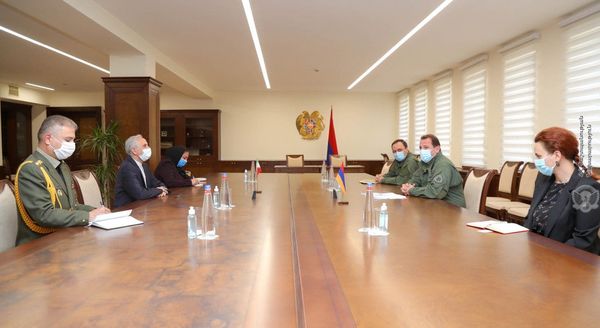 Տոնոյանն ընդունել է Իրանի դեսպանին ու ռազմական կցորդին. կարևոր հարցեր են քննարկել  - Sputnik Արմենիա