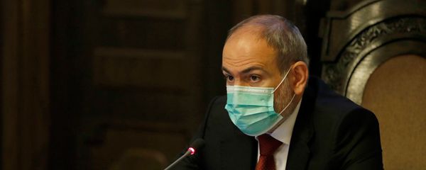 Премьер-министр Никол Пашинян на заседании правительства Армении (30 июля 2020). Еревaн Премьер-министр Никол Пашинян на заседании правительства Армении (30 июля 2020). Еревaн - Sputnik Армения