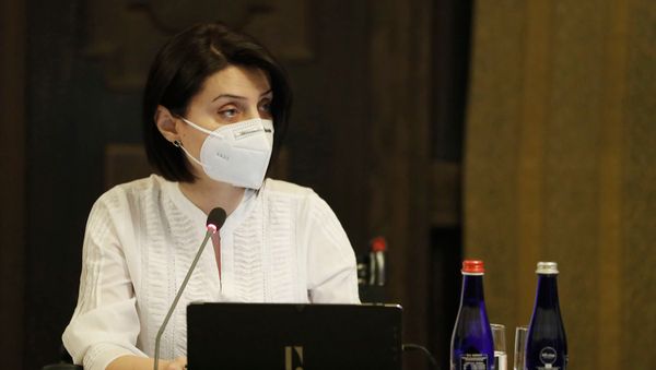 Министр труда и социальных вопросов Заруи Батоян на заседании правительства Армении (30 июля 2020). Еревaн - Sputnik Армения