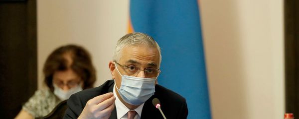 Вице-премьер Мгер Григорян на заседании правительства Армении (30 июля 2020). Еревaн Вице-премьер Мгер Григорян на заседании правительства Армении (30 июля 2020). Еревaн - Sputnik Արմենիա