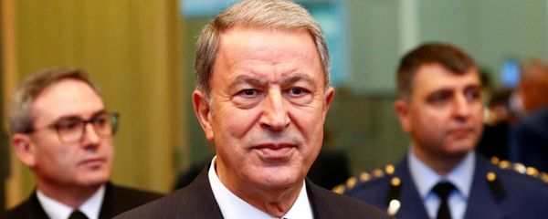Министр обороны Турции Хулуси Акар на встрече министров обороны НАТО (12 февраля 2020). Брюссель - Sputnik Армения