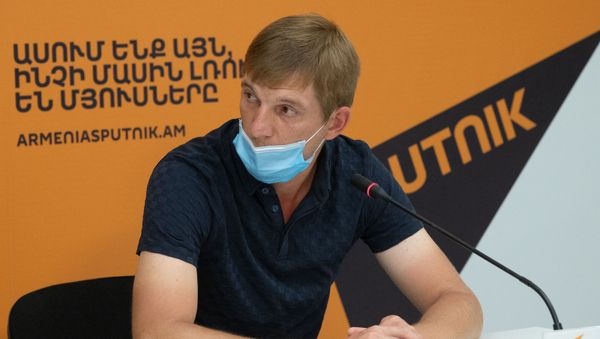 Главный тренер футбольного клуба Ноа Игорь Пикущак на пресс-конференции (31 июля 2020). Еревaн - Sputnik Армения