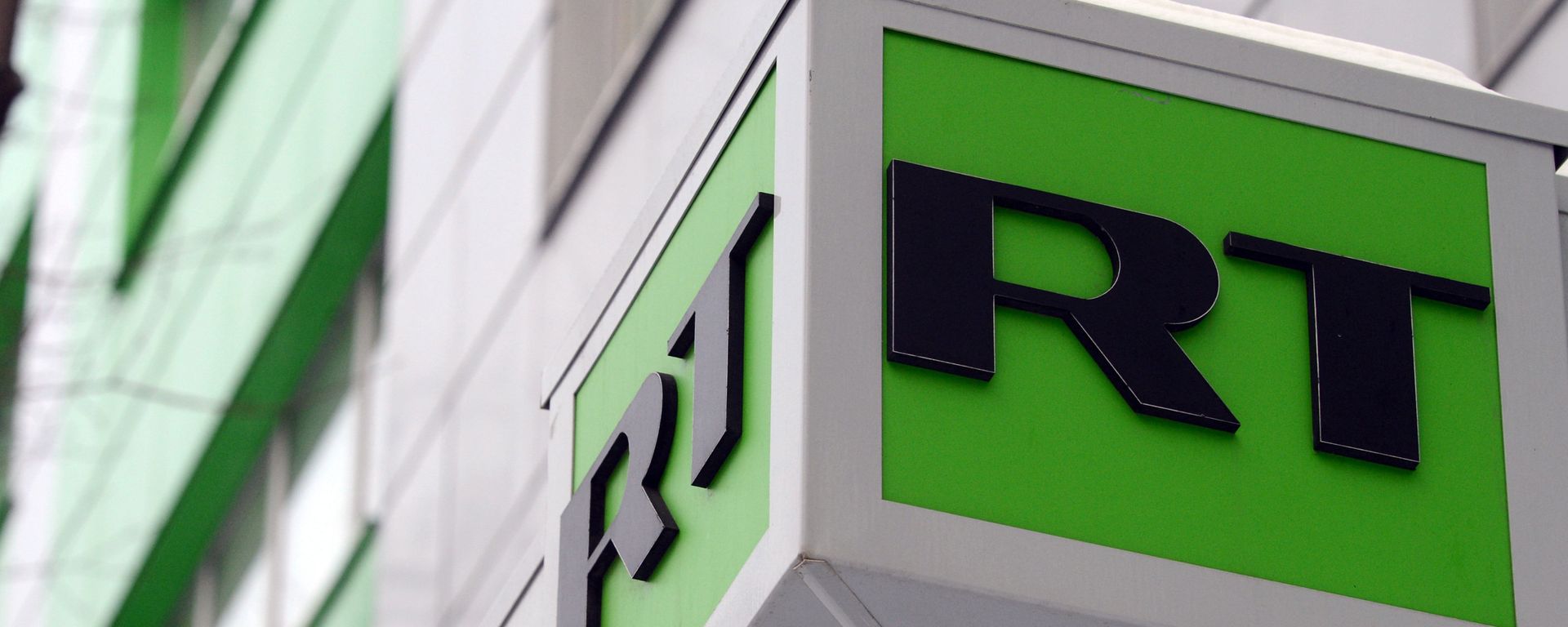 Логотип телеканала RT - Sputnik Армения, 1920, 03.03.2022