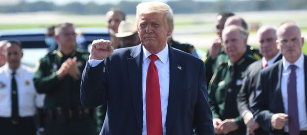 Президент США Дональд Трамп в международном аэропорту в Тампе (31 июля 2020). Флорида Президент США Дональд Трамп в международном аэропорту в Тампе (31 июля 2020). Флорида - Sputnik Արմենիա