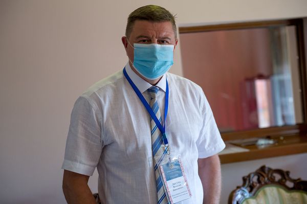 В маске и с антисептиком: как проходят выборы президента Беларуси в Ереване - Sputnik Армения