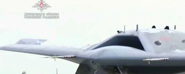 Новейший ударный беспилотник Охотник совершил первый совместный полет с Су-57 - Sputnik Армения