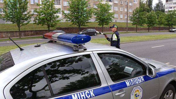 Сотрудник дорожно-патрульной службы Республики Беларусь - Sputnik Армения